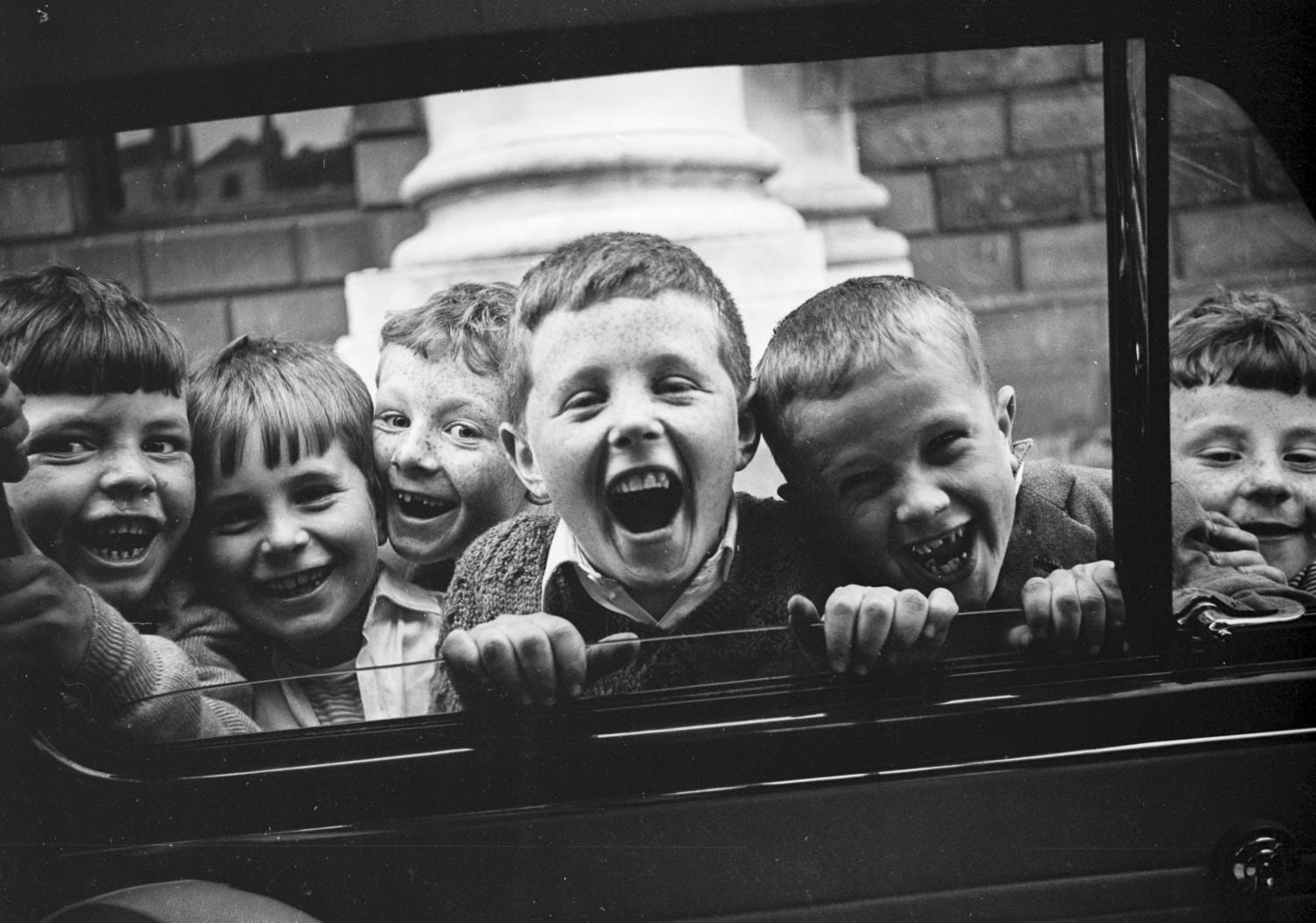 Edward Quinn, Boys laughing and smiling, Dublin 1963