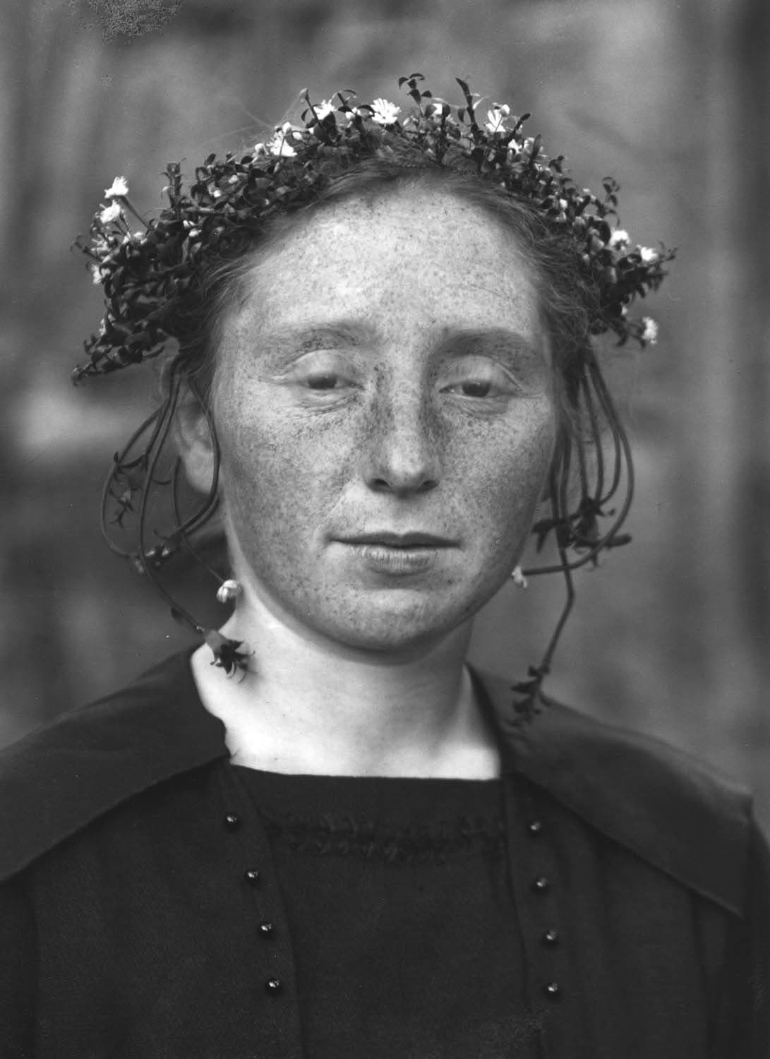 August Sander, Rural Bride, c. 1921/1922