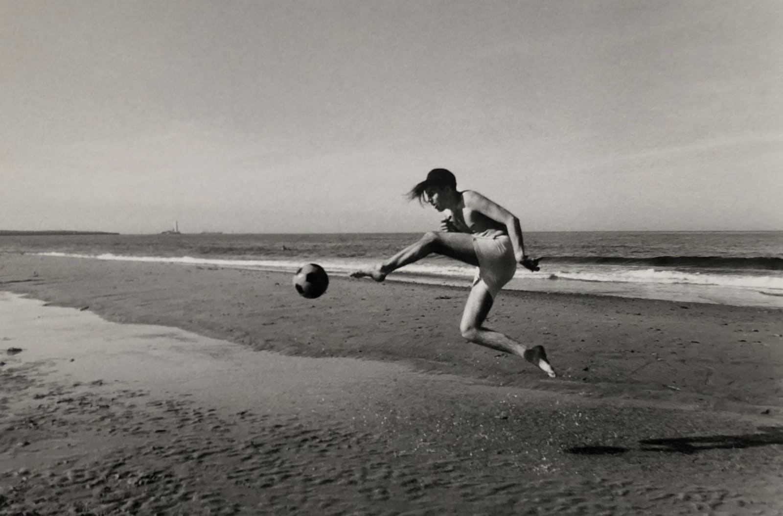 Sirkka-Liisa Konttinen, Whitley Bay, June 1989, from Writing in the Sand, 1989