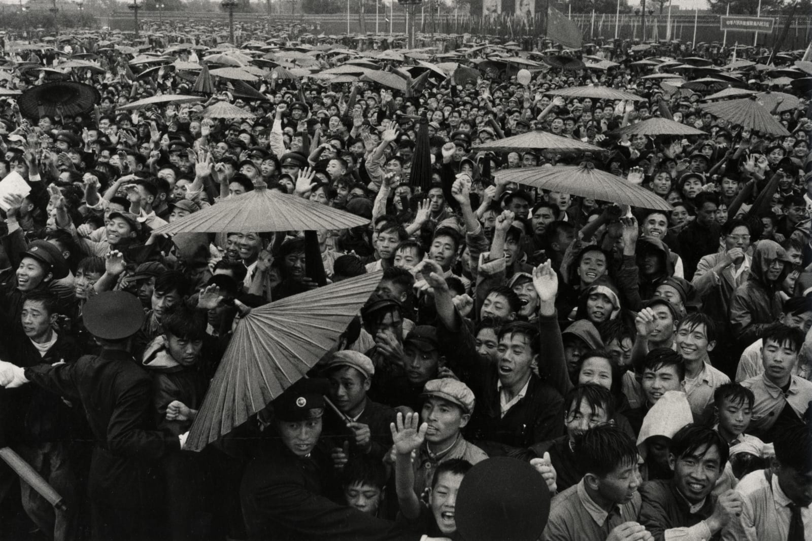 Hiroshi Hamaya, “Live long Chairman Mao”, Beijing, China, 1956