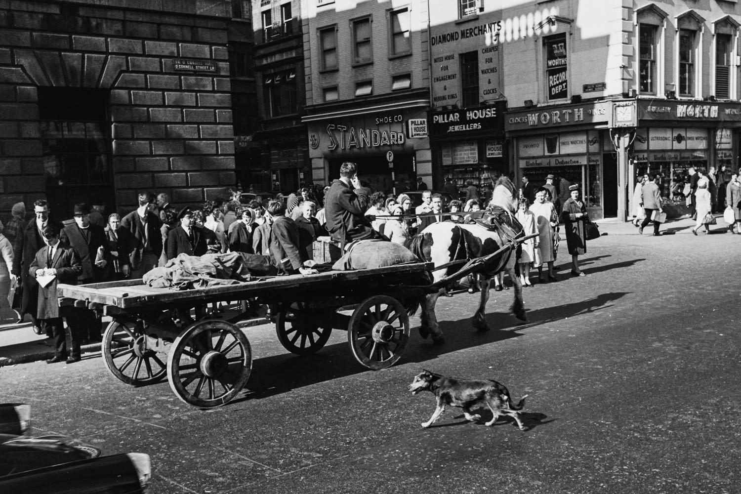 Edward Quinn, Horse and cart, Dublin 1963