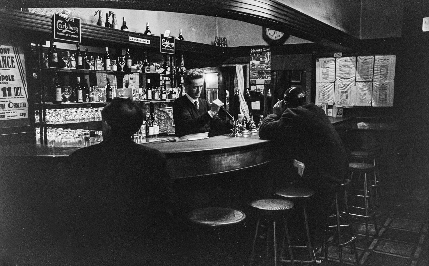 Edward Quinn, Mulligan's Pub, Butt Bridge, Dublin 1963