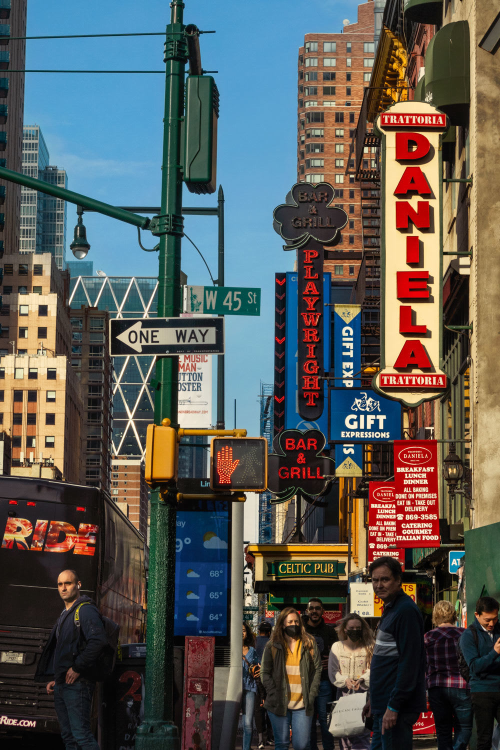 Mikko Takkunen, West 45th Street, New York, 2022