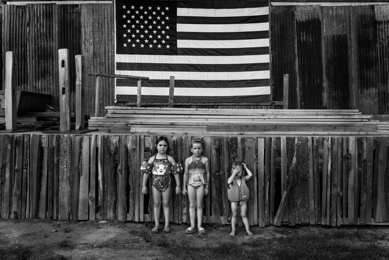 Richard Sharum, Two Sisters and a Cousin, Macksville, Kansas (variant), 2021