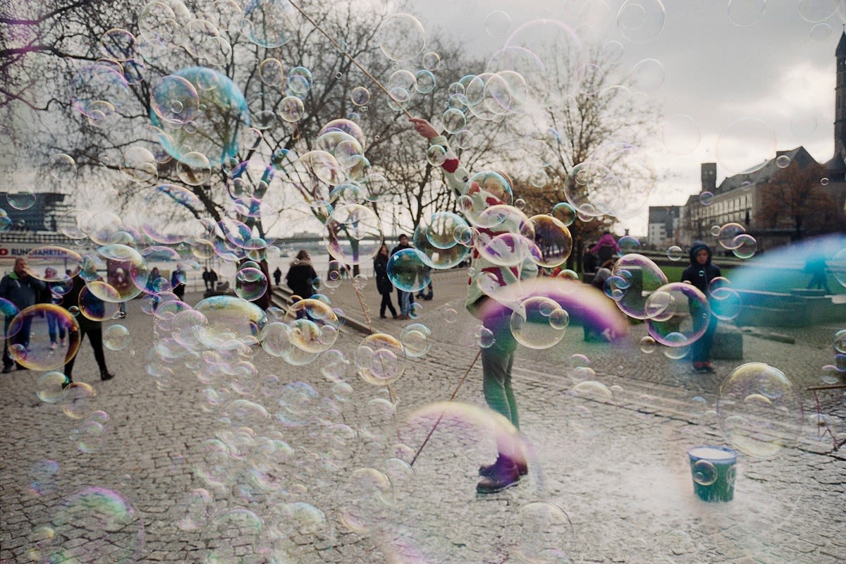 Matthew Phipps, Bubbles on the Rhine, Köln, Deutschland, 2015