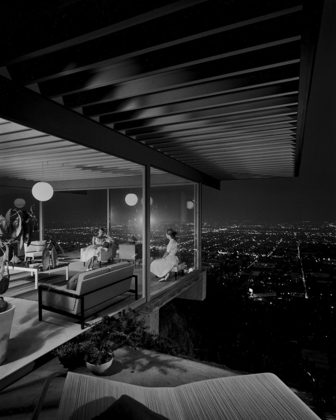Julius Shulman, Case Study House #22 Two Girls.” Los Angeles, Ca. Pierre Koenig, 1960