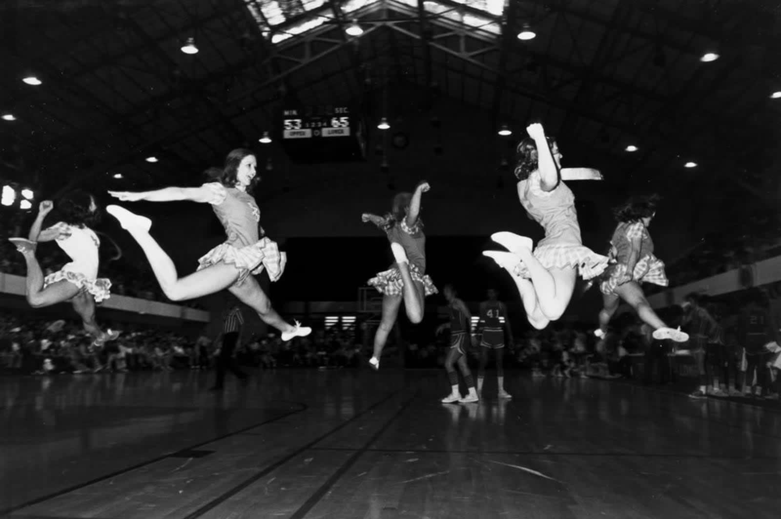 Garry Winogrand, Austin, Texas (cheerleaders jumping), 1975