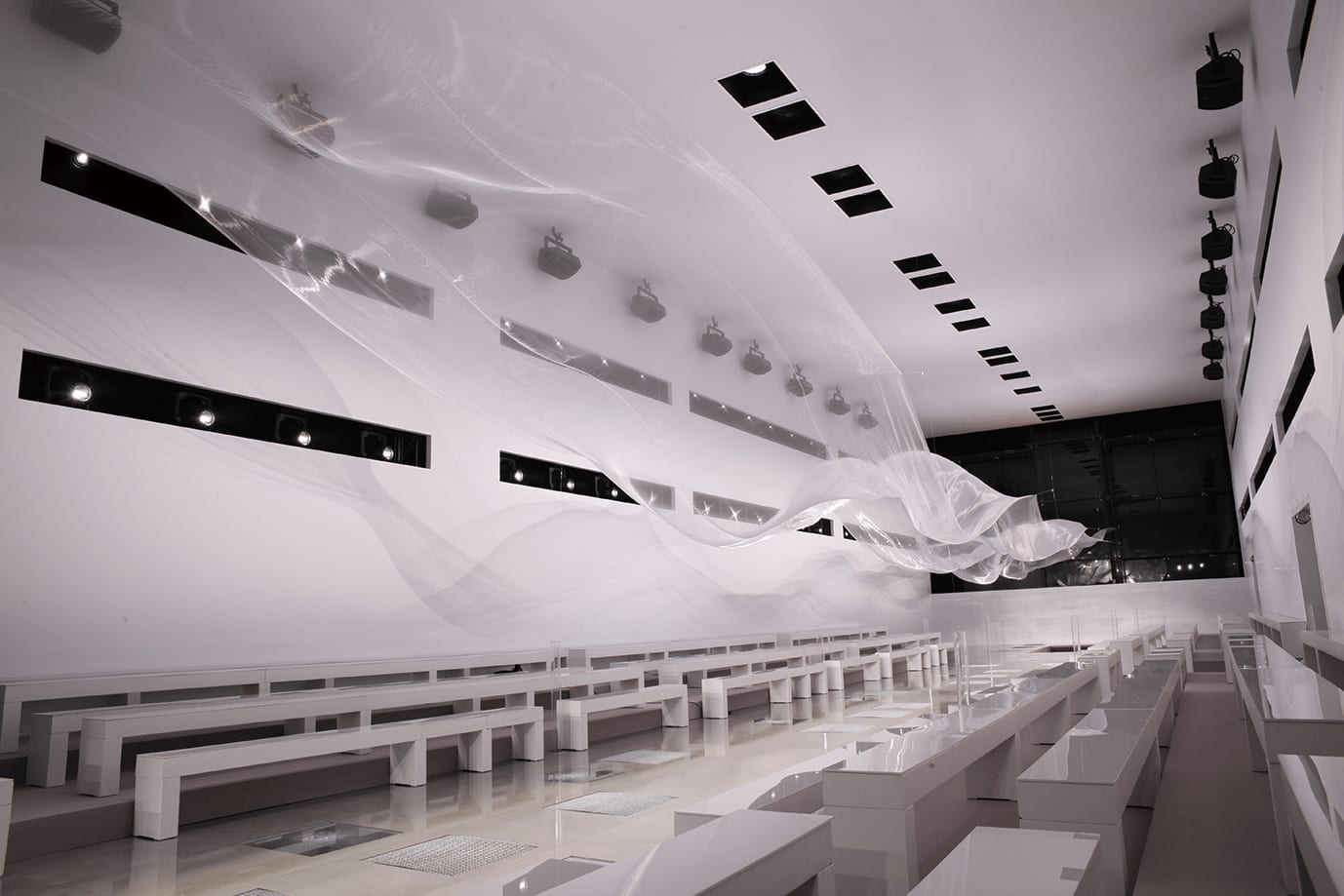 大卷伸嗣, 《臨界之氣-時空》Liminal Air Space-­Time, 2016