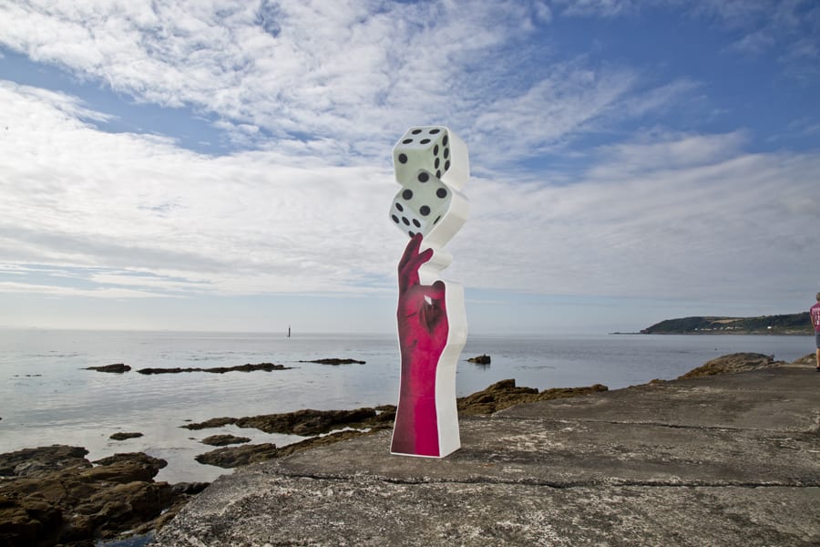 Marco Walker, Hand / Dice , La Piscina Series , 2019