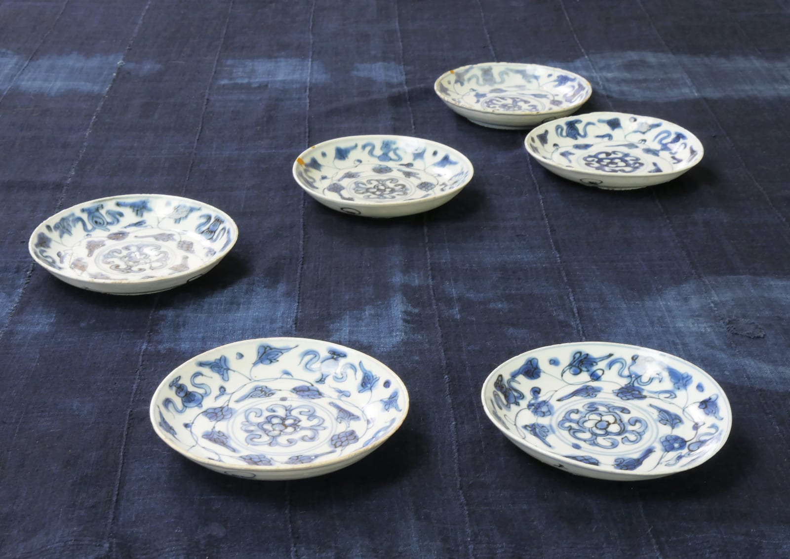artisan's name unknown, Jingdezhen 景徳鎮 plates (set of 16), Turn of the 18th century