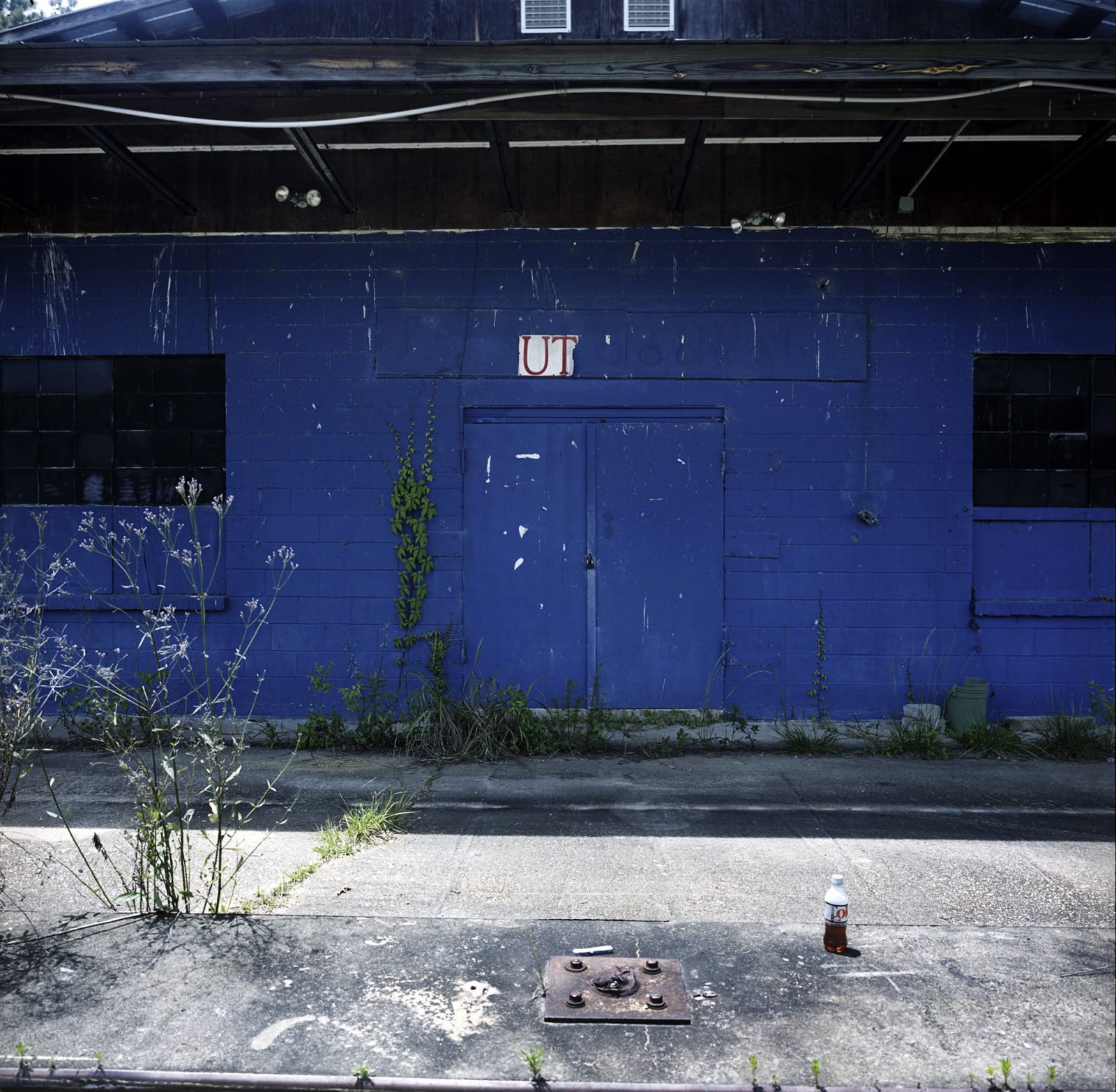 Hai Zhang, Utopia, May 2012, on Highway 231 Near Troy Alabama, 2012