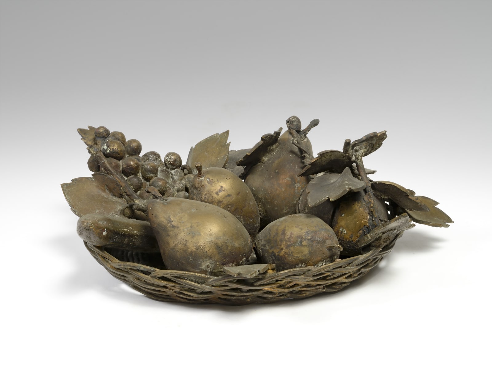 Giacomo Manzù, Cestino di frutta, 1980s