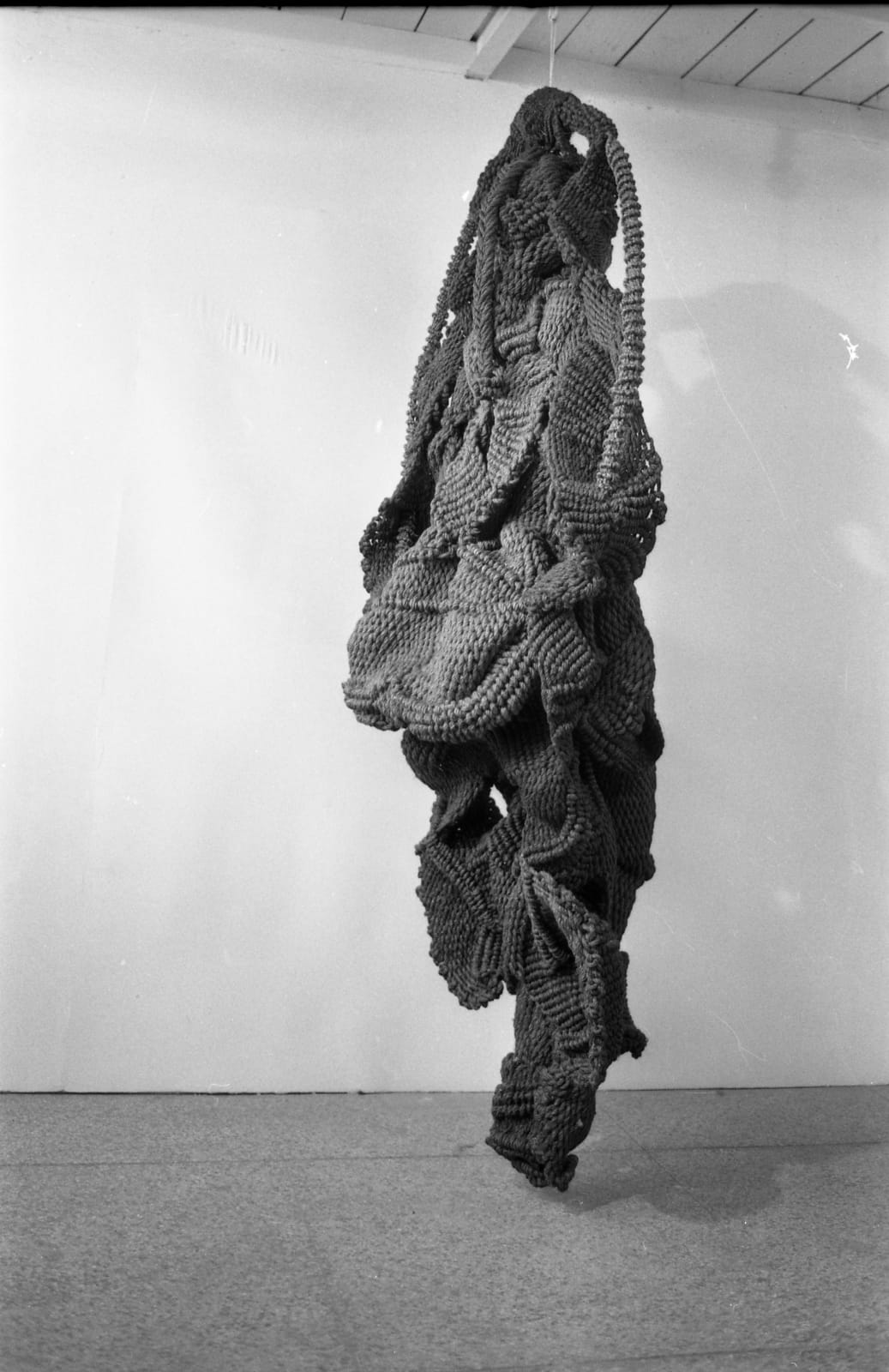 Mrinalini Mukherjee, WOMAN ON SWING, 1989