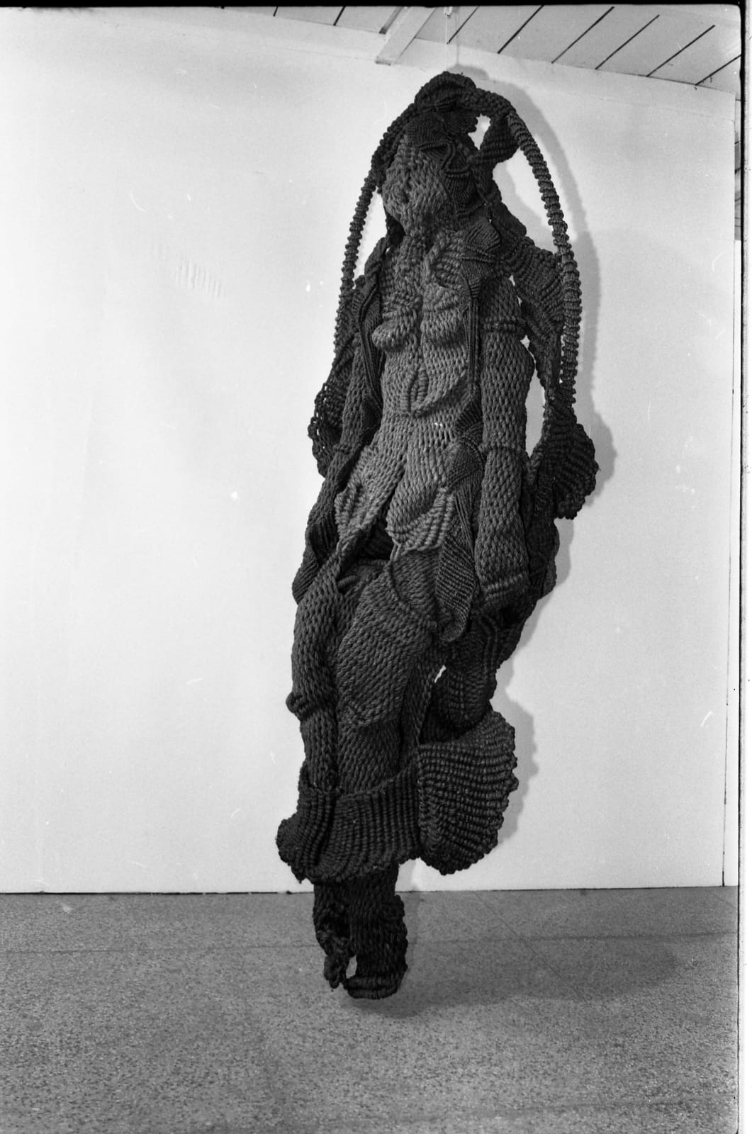 Mrinalini Mukherjee, WOMAN ON SWING, 1989