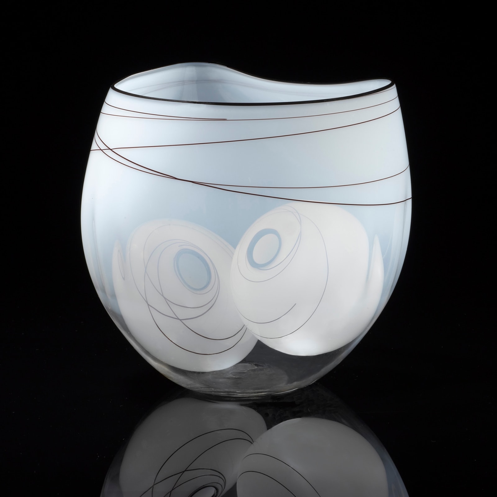 Dale Chihuly, Ivory Luster Basket