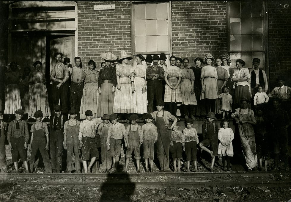 Lewis Hine, Mill Workers, Water Valley, Mississippi, 1911