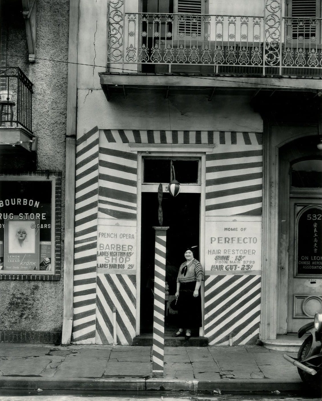 Walker Evans, Barber Shop, New Orleans, 1935