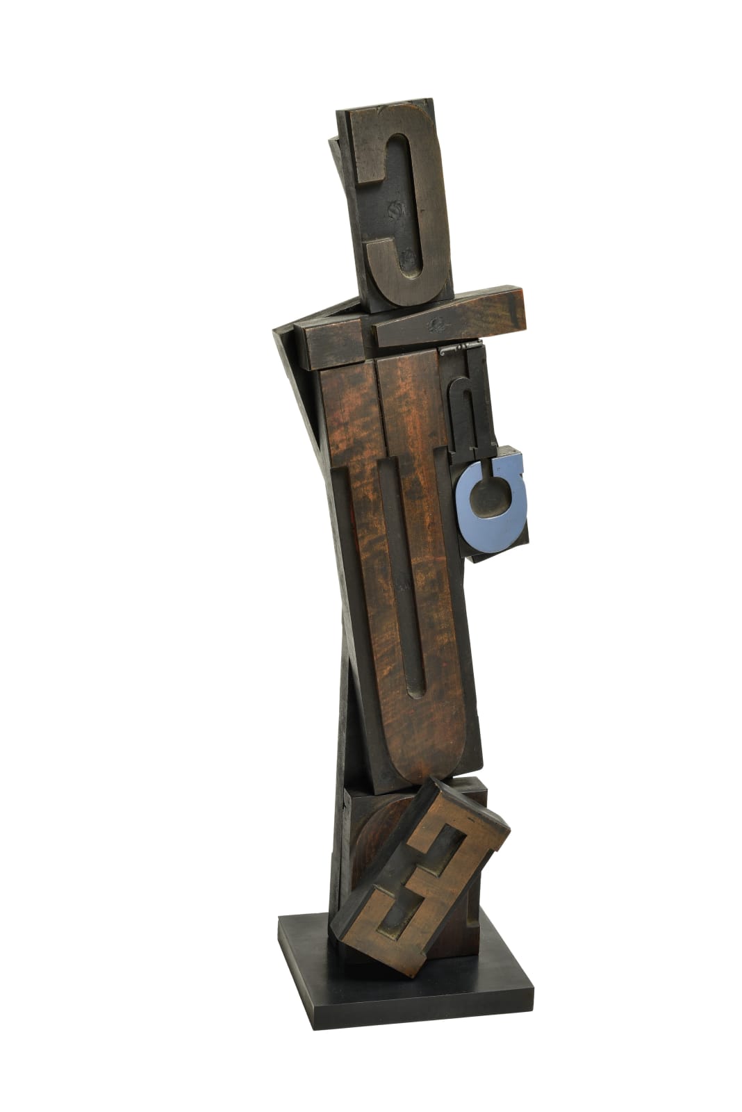 Paul-Armand Gette Totem de lettres Assemblage de lettres en bois 53 x 9,2 x 16 cm