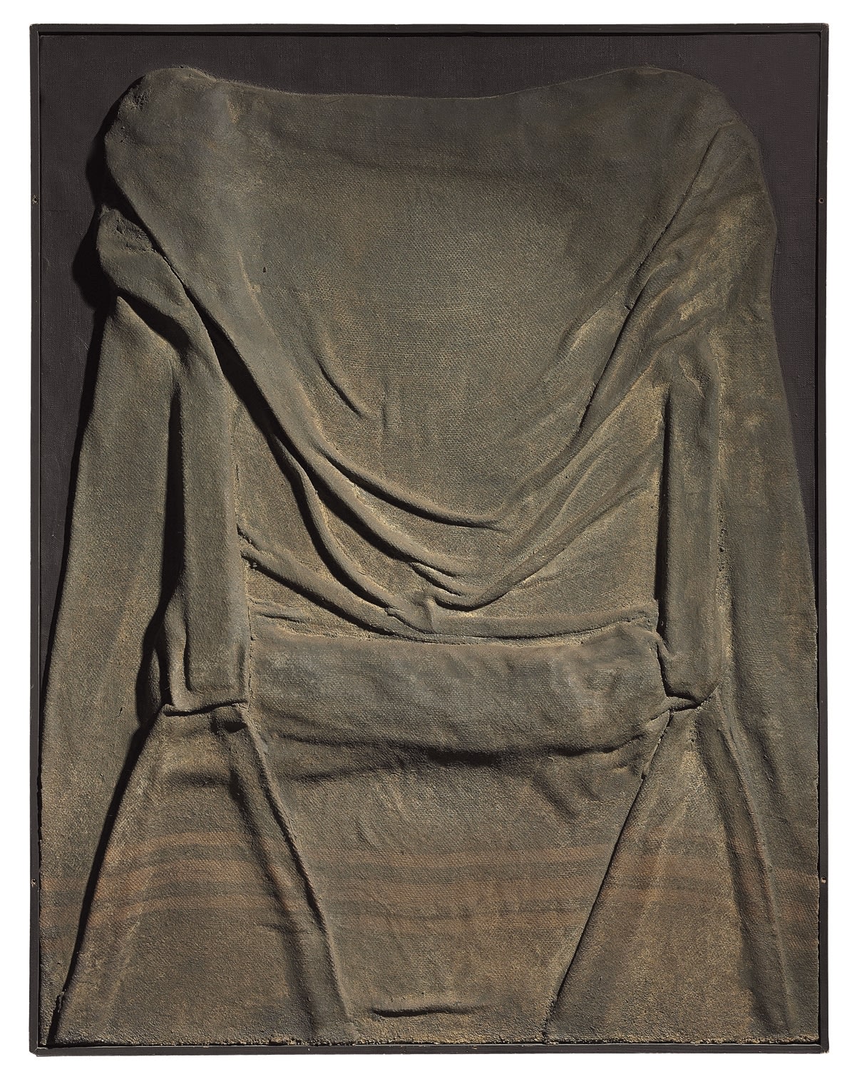 Antoni Tapies Tela plegada (Folded Canvas) Huile, toile de jute et sable sur toile 116 x 89.2 x 7 cm 45 5/8 x 35 1/8 x 2 3/4 in.