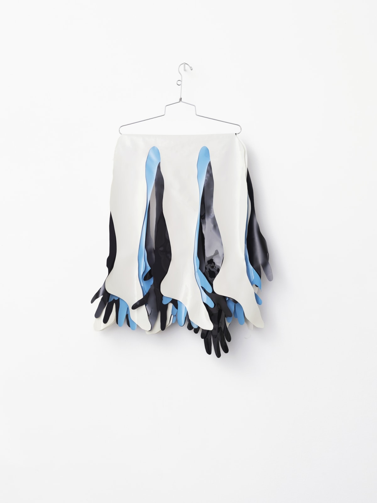 Kiki Kogelnik Mono Matériaux divers avec pièces en vinyls et portant 90 x 45 x 4 cm 37 3.4 x 26 x 1 1/2 inches