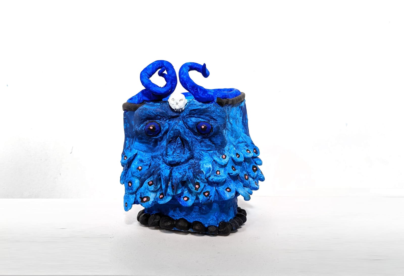 Jac Lahav, Little Man (Vessel), 2022