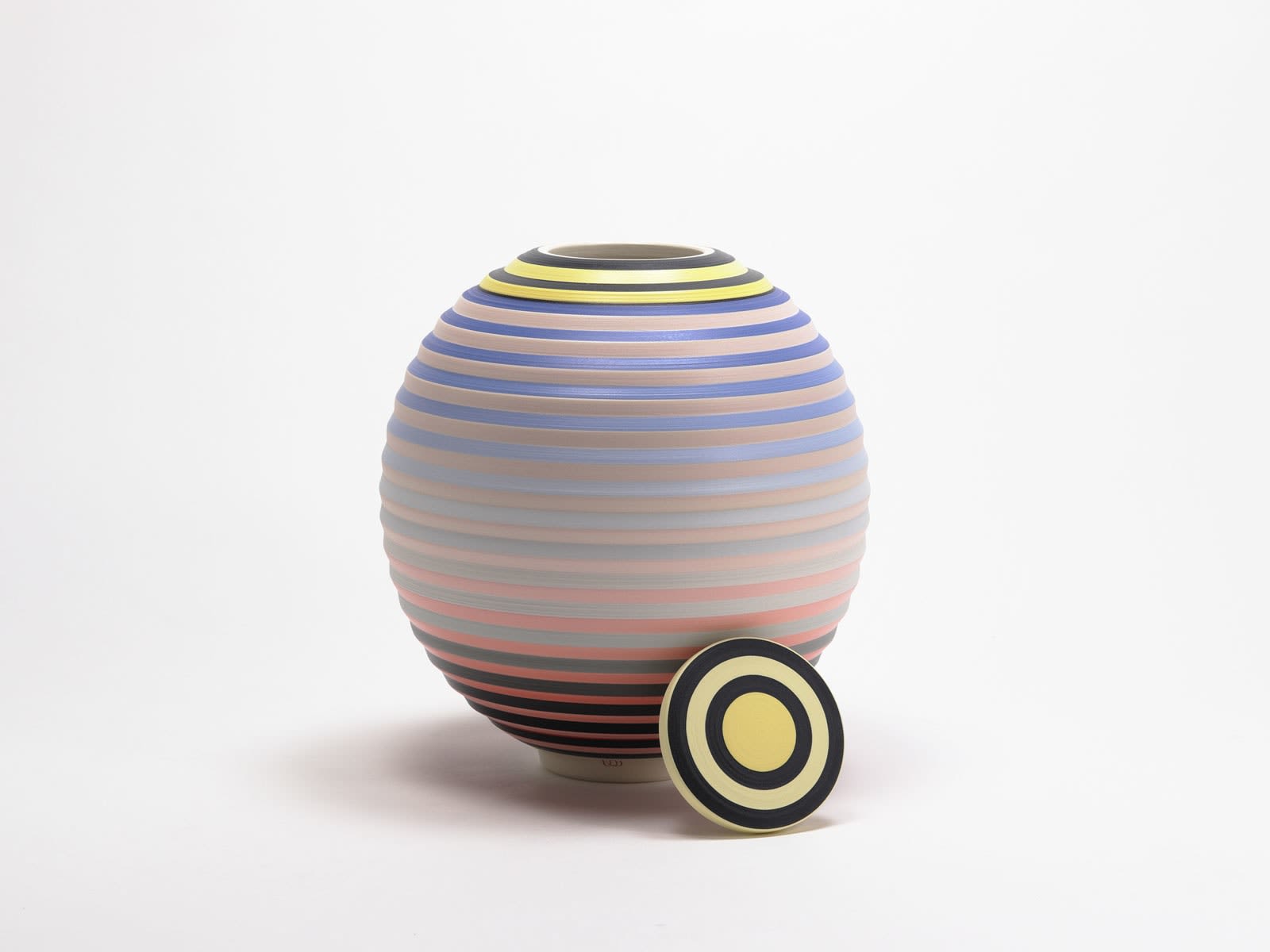 Jin Eui Kim, OPject - Spherical Form with Lid V, 2025