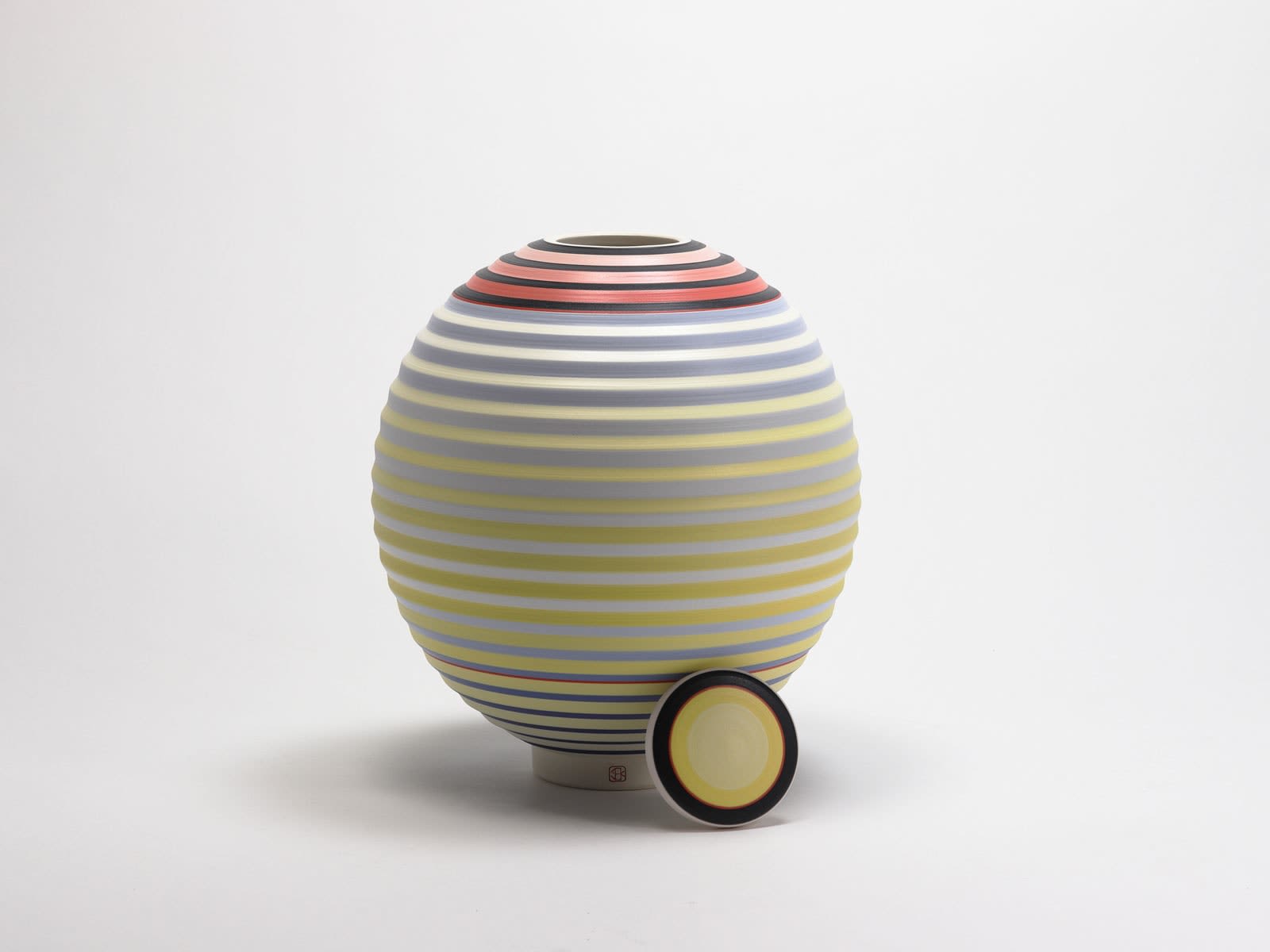 Jin Eui Kim, OPject - Spherical Form with Lid VI, 2025