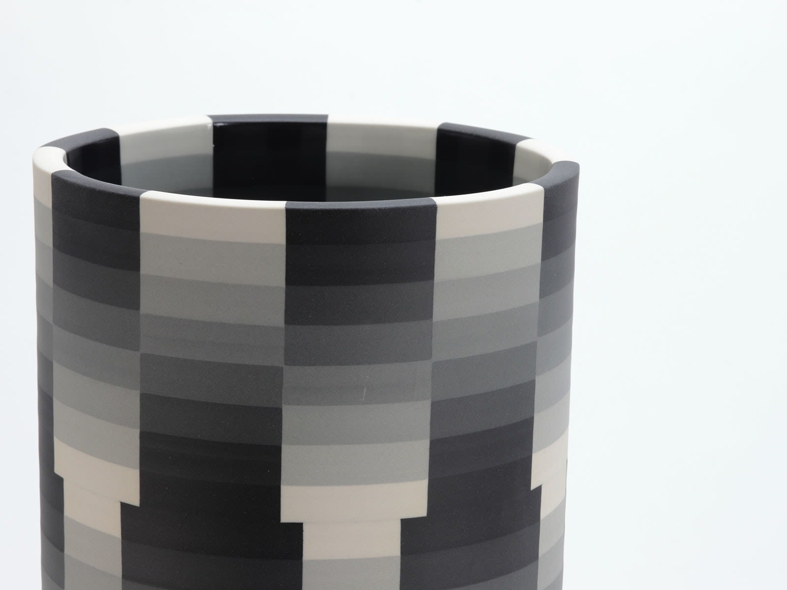 Jin Eui Kim, OPverse - Cylindrical Form (Figure and Ground) II, 2025