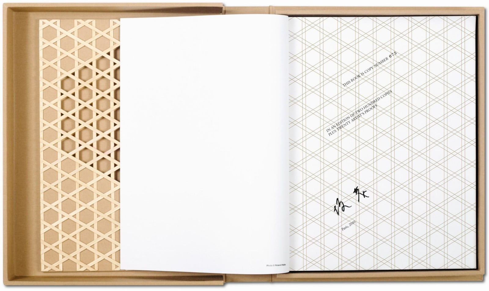 Shigeru Ban, Complete Works 1985-2010. Art Edition, 2010