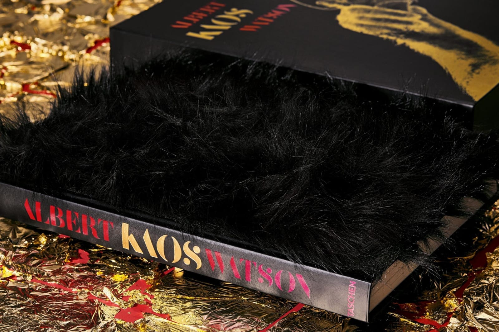 Albert Watson, Kaos, 2017