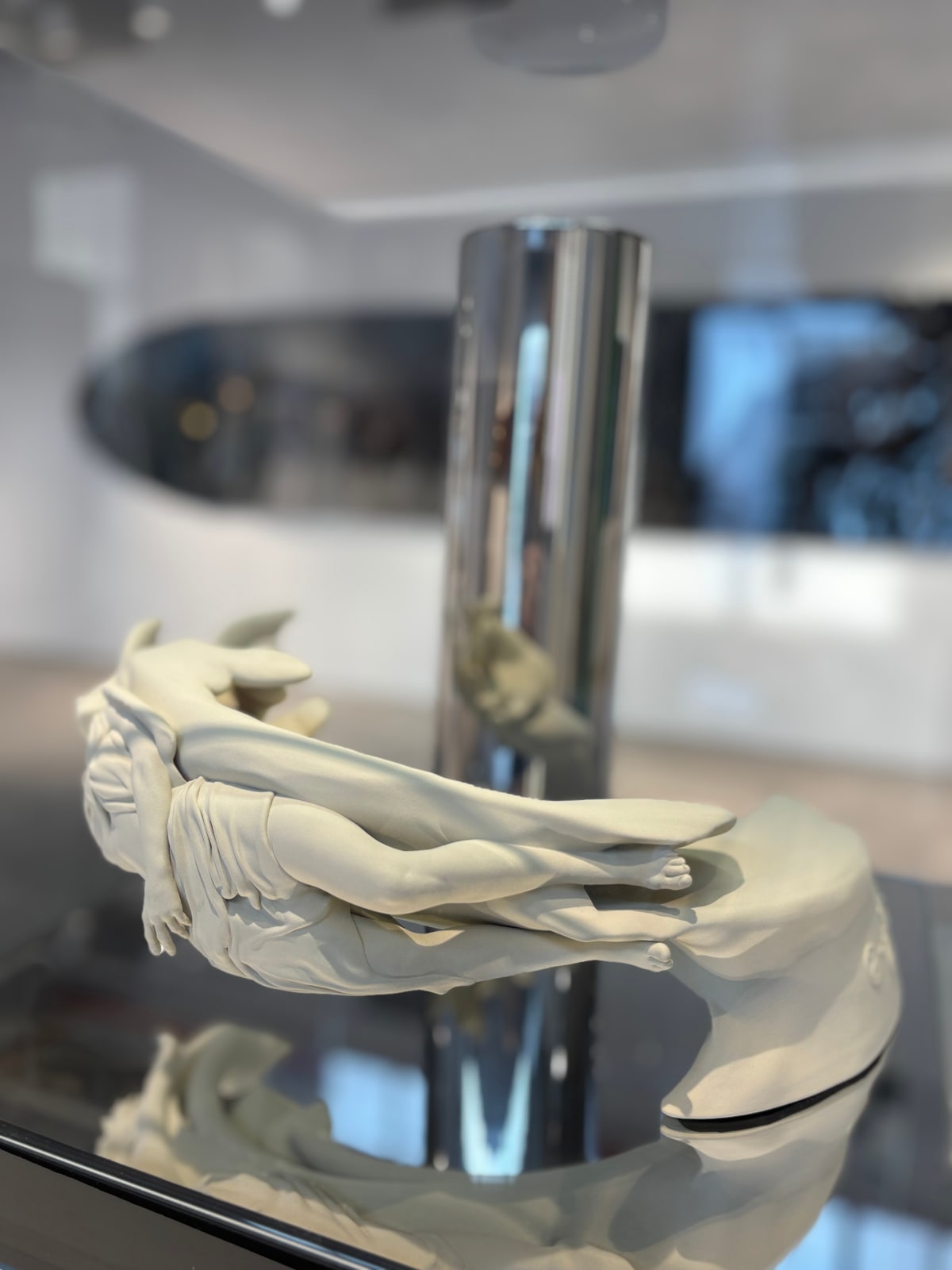 Jonty Hurwitz, Meditating Together (Yin Yang) White, 2023