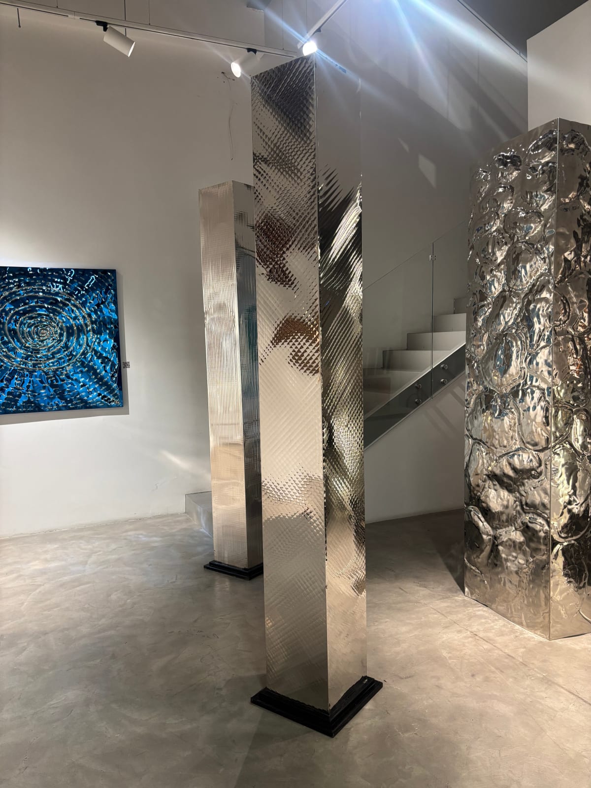 Hussain Jamil, Parallel 6 (silver pillar), 2024