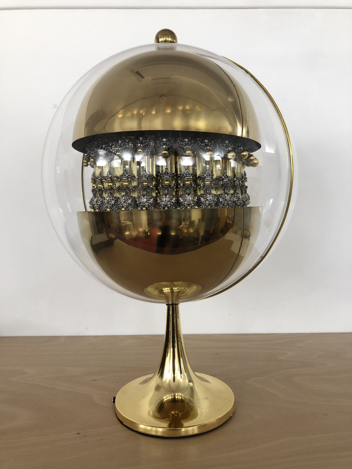 Xu Zhongmin, Egg shape F Gold, 2024