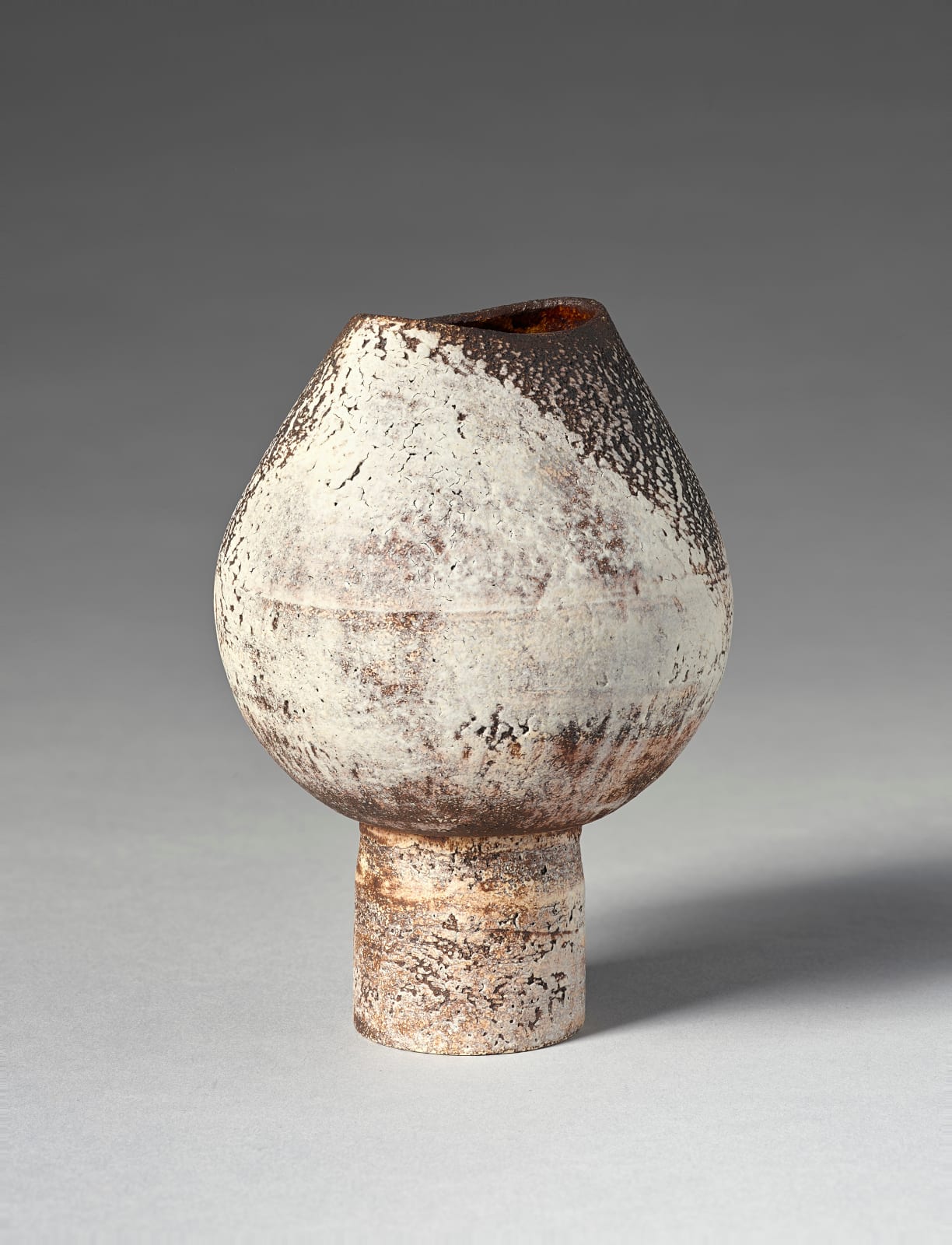 Hans Coper, Cup Form Vase on a Cylindrical Foot, c.1960
