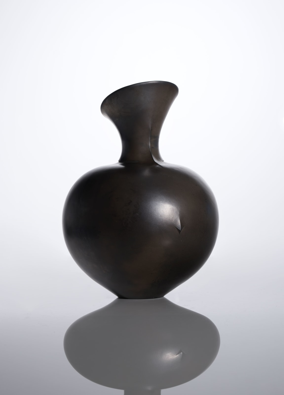 Magdalene Odundo, Untitled, 1984