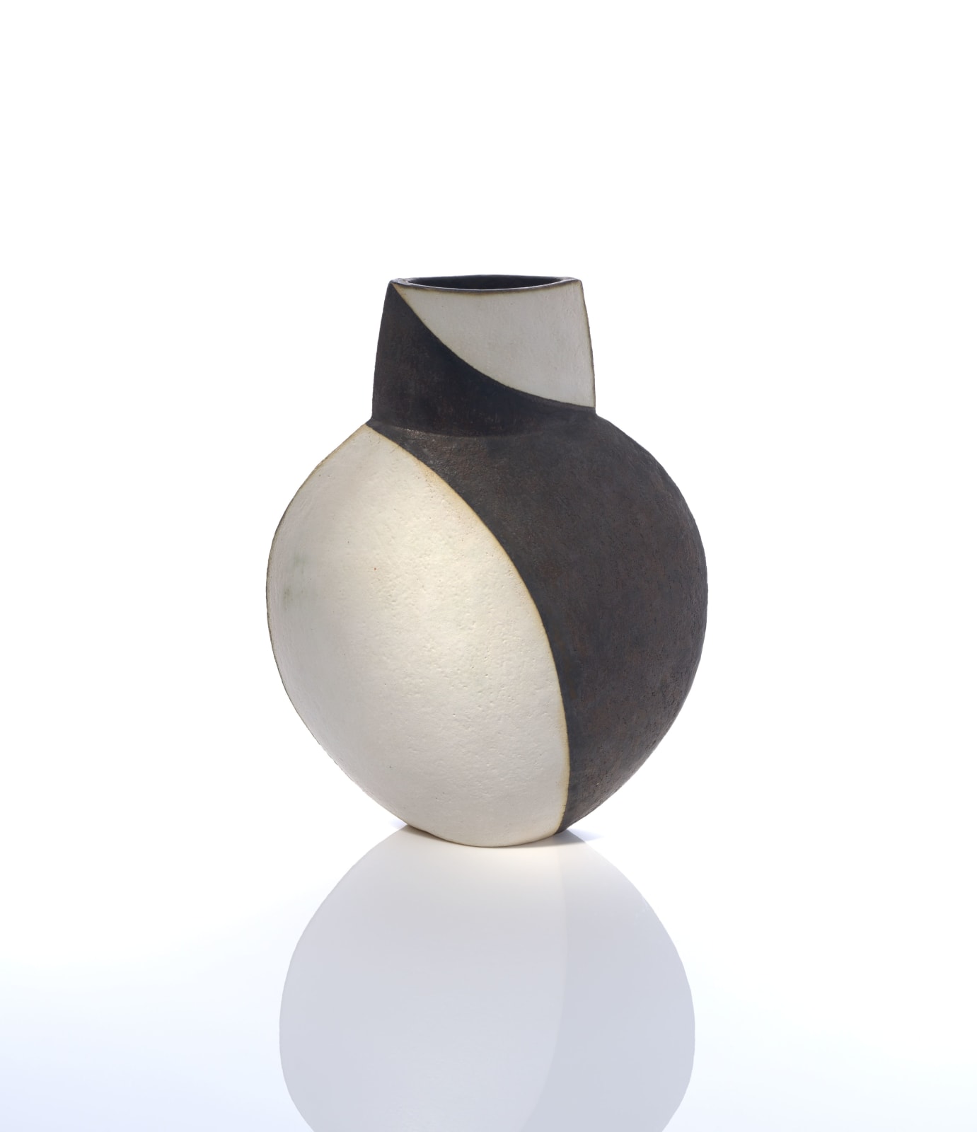 John Ward, Large Black and White Disc Pot, circa mid-1990s