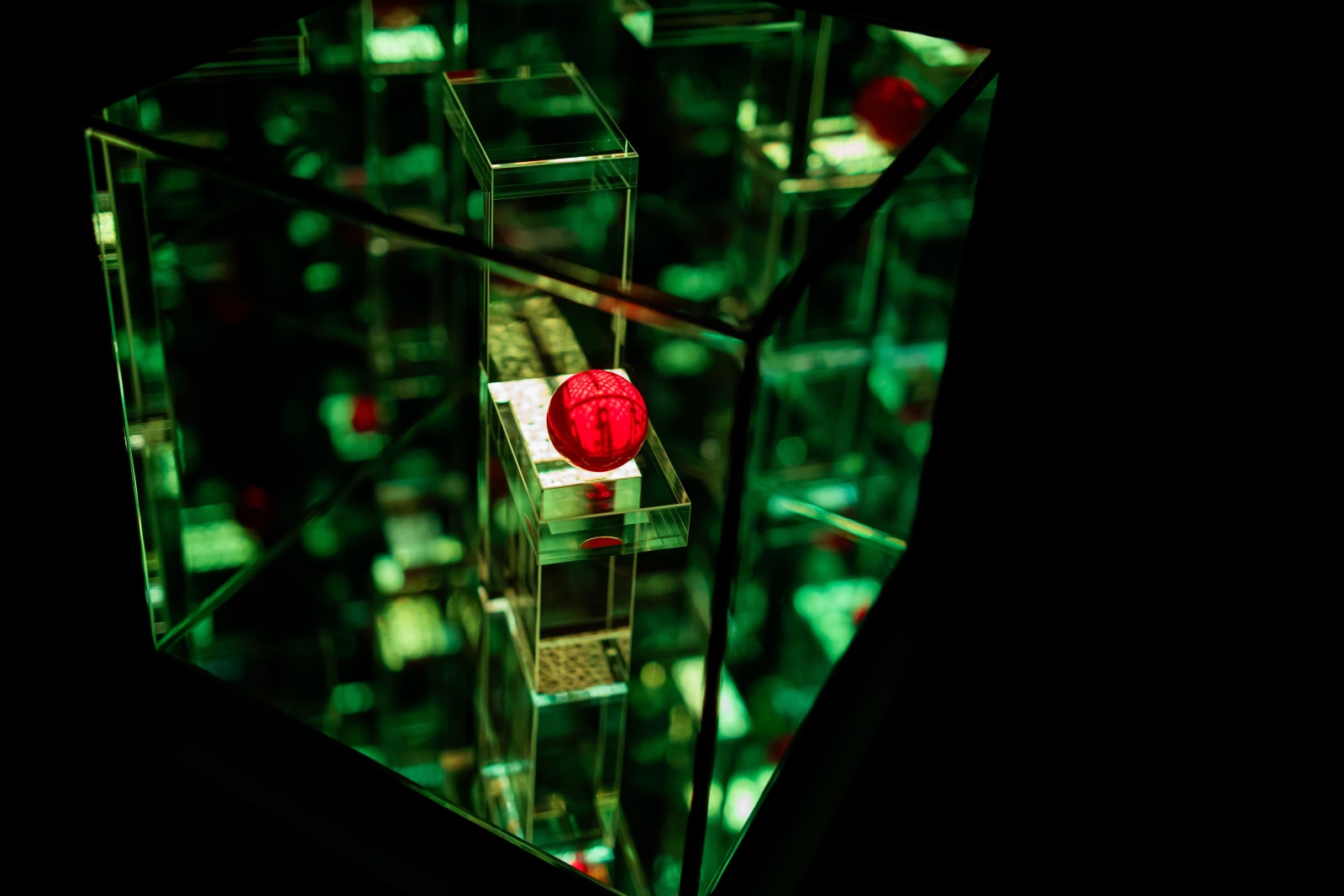 NagyMolnar, Geometric Cherry, 2024