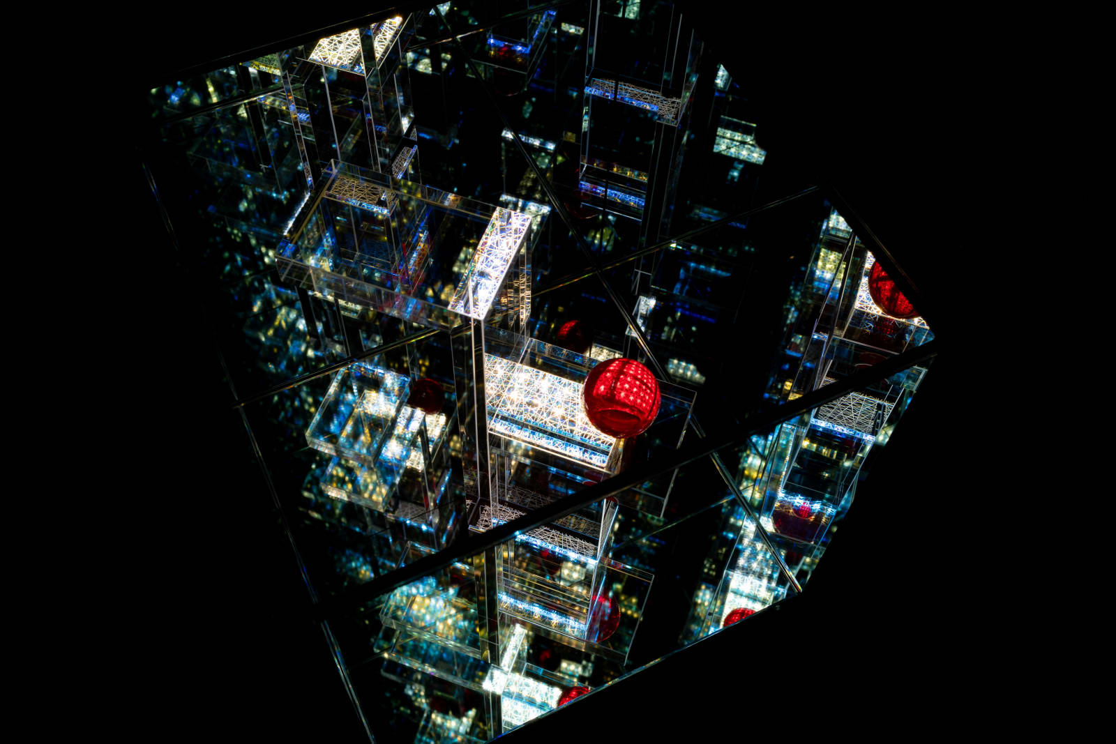 NagyMolnar, Geometric Cherry, 2024