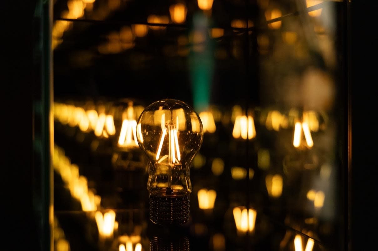 NagyMolnar, Floating Lights, 2025