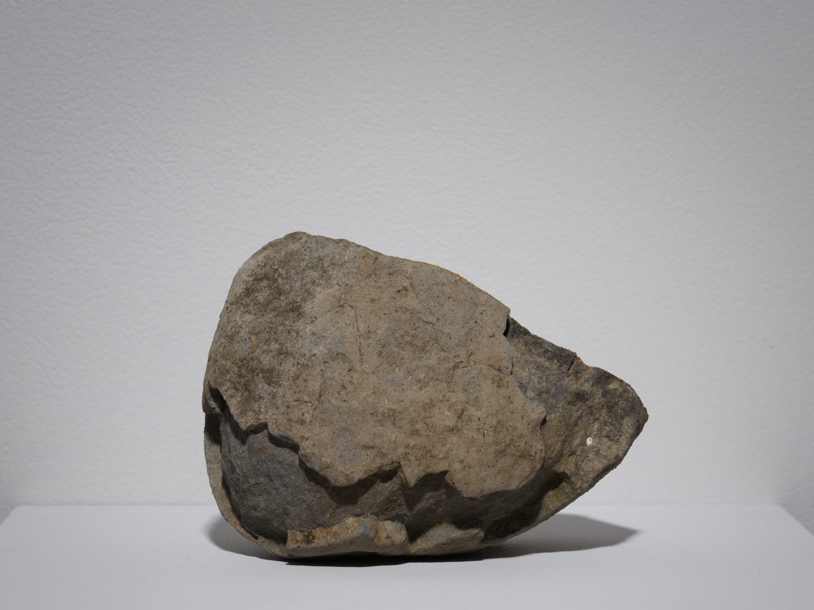 Makoto OFUNE, Reflection field - Basalt, 2020