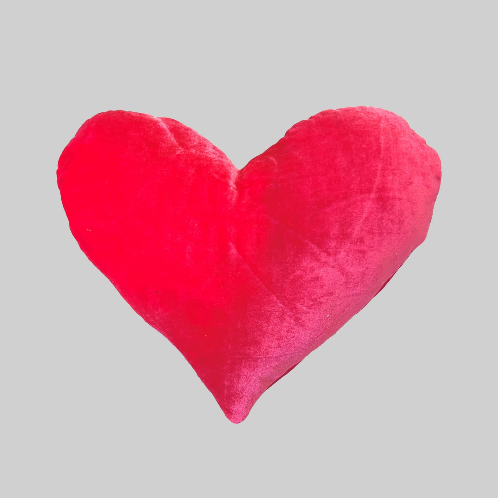 Yamuna Forzani, Large 3D Knitted Heart Pillow