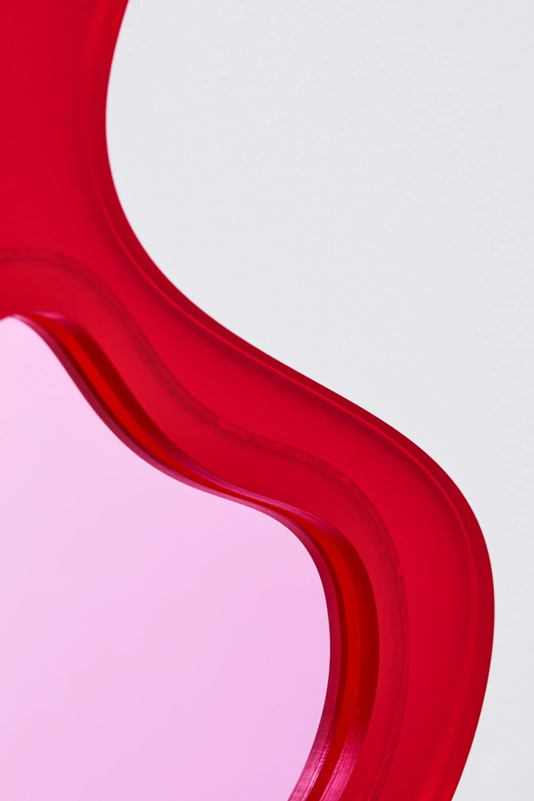Jesler Muntendam, Sheen hand mirror red