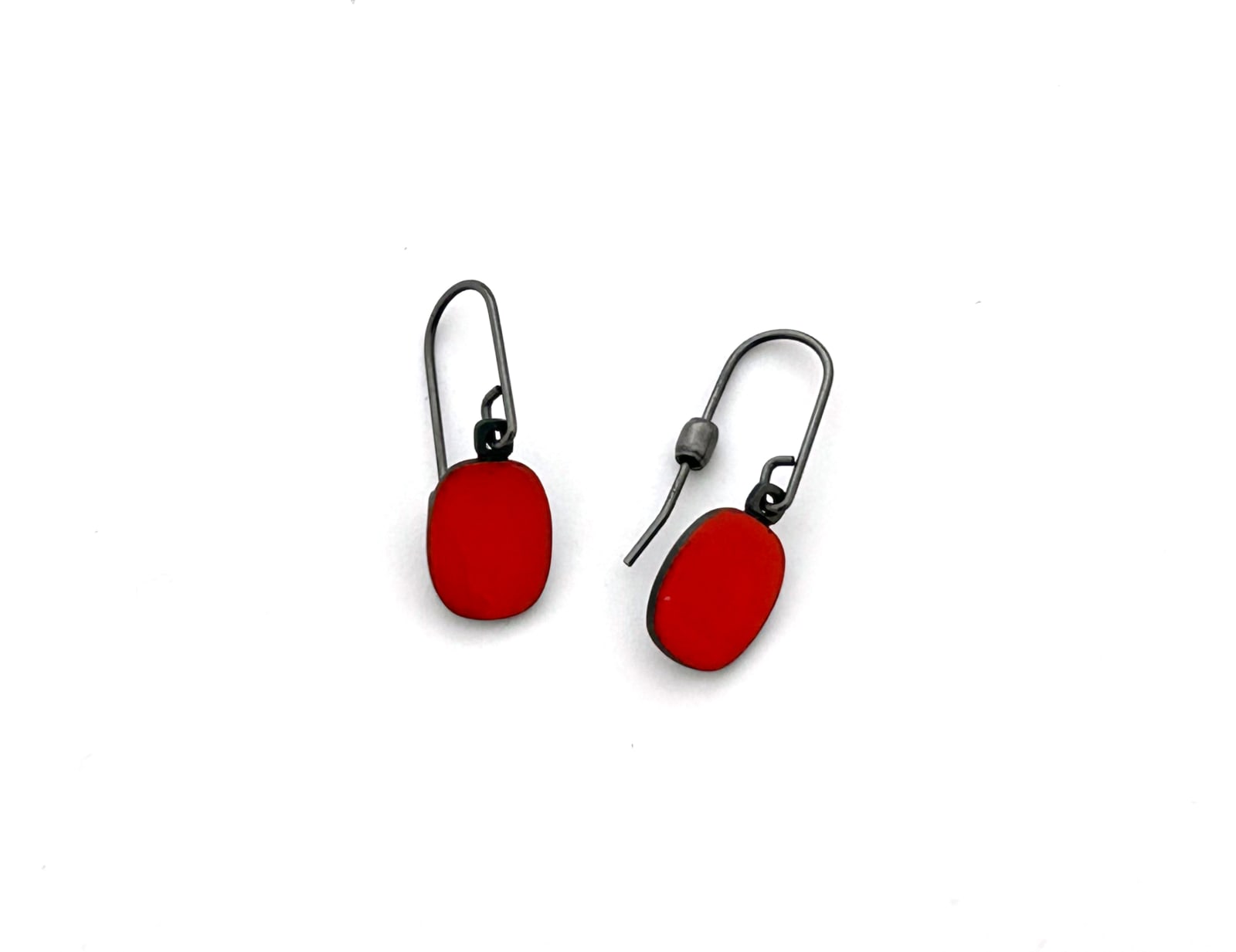 Julia Turner, Emery earring (Carnelian)