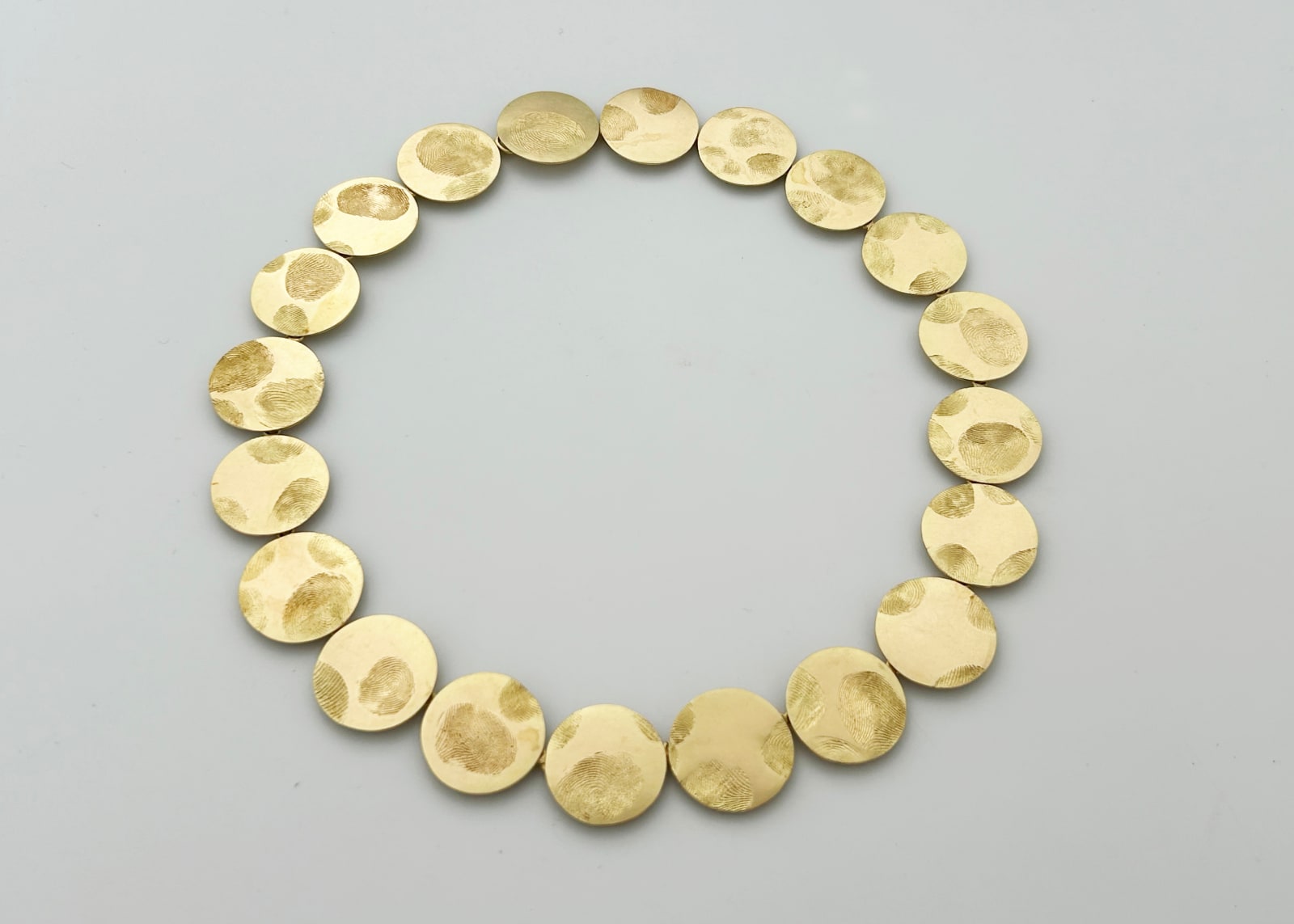 Gerd Rothmann, Familienkette (Family Necklace), 2018