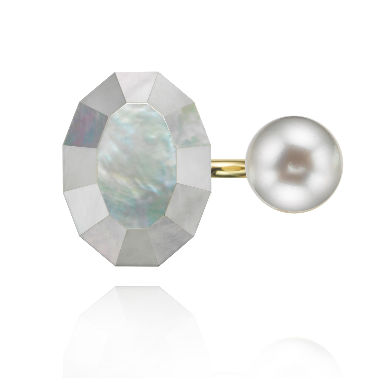 Melanie Georgacopoulos, MOP Oval Ring