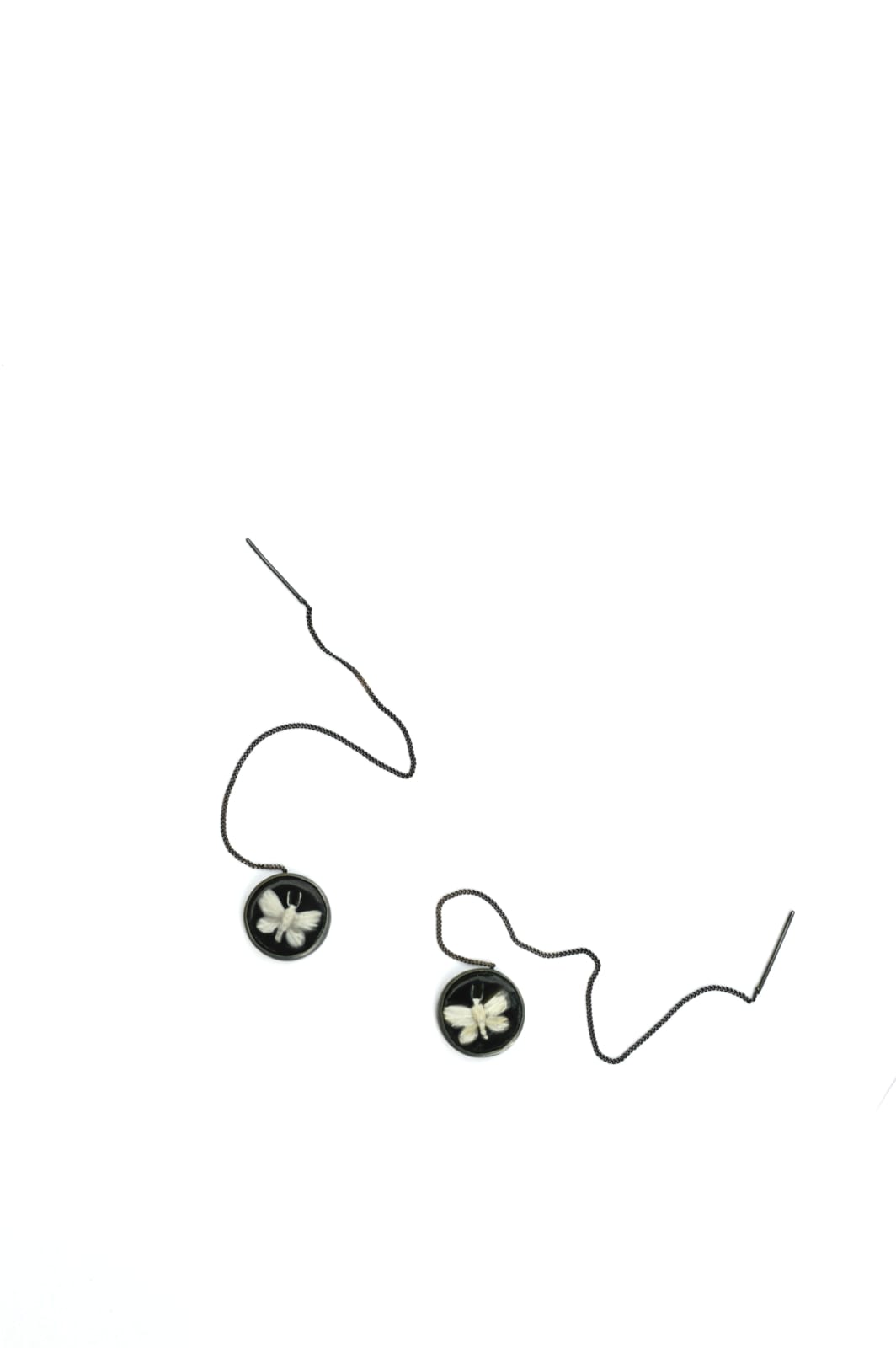 Jutta Klingebiel, Weisse Nachtschwärmer (White Moths), 2024