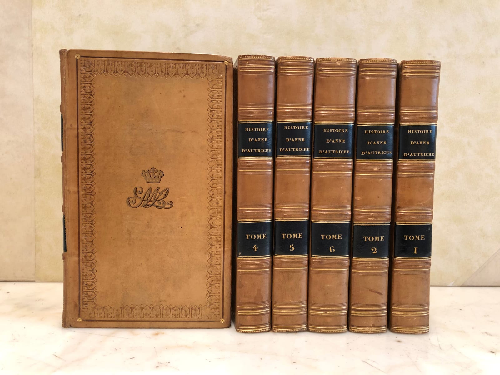 Madame De Motteville, Memoires pour servir a l’Histoire d'Anne d'Autriche epouse de Louis XIII Roi de France. Amsterdam, Changuion, 1723