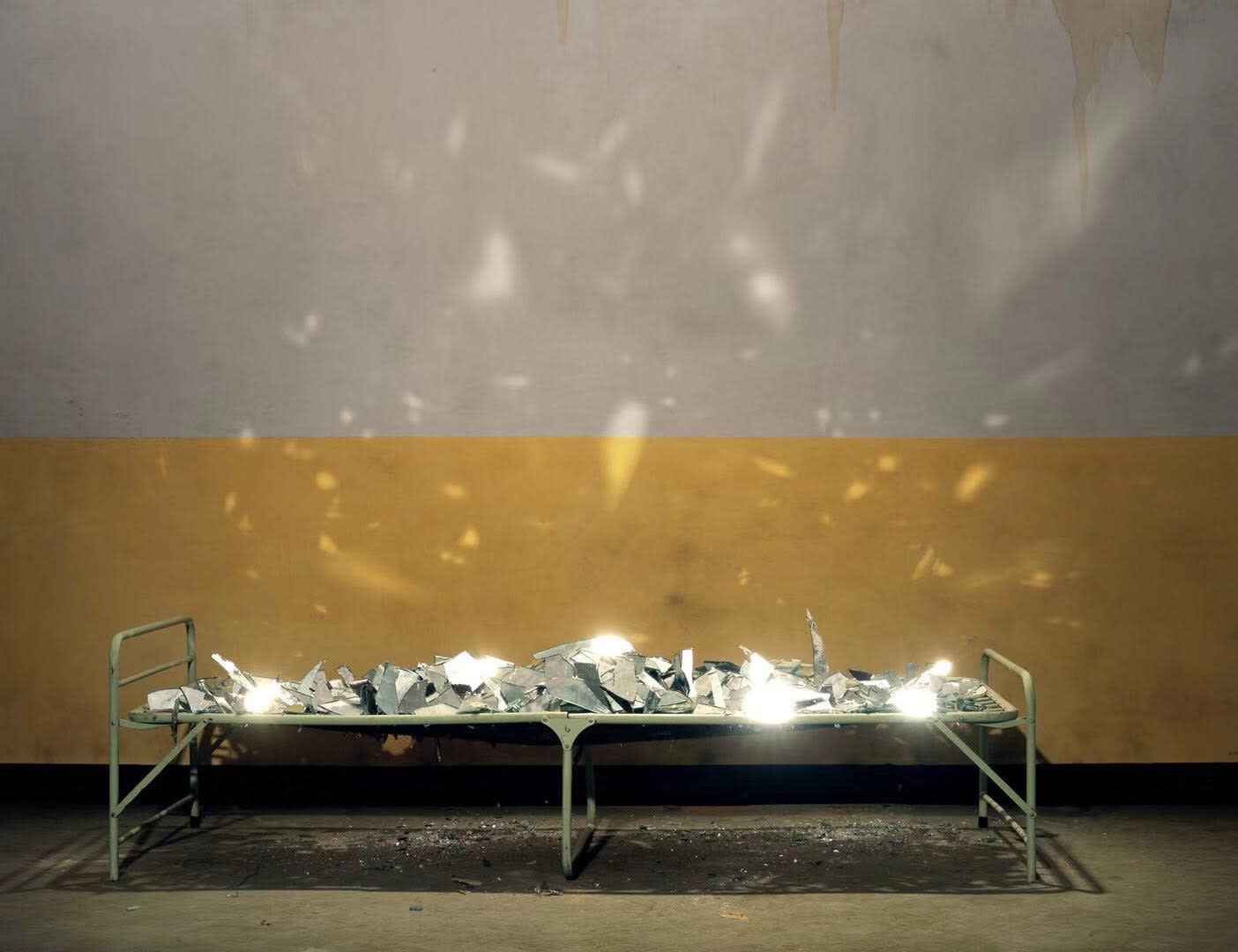 Chen Wei, Light of Folding Bed, 2009