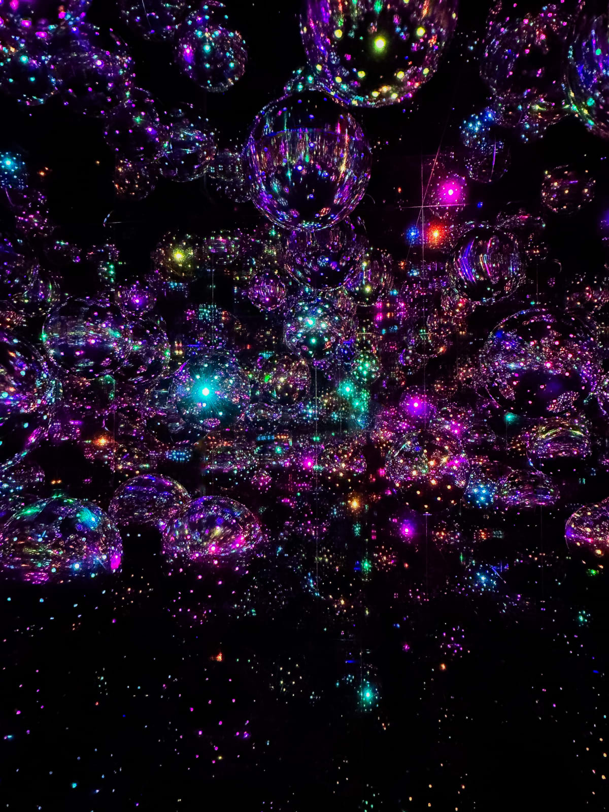 Yayoi Kusama, Infinity Mirrored Room - My Heart Is Filled to the Brim with Sparkling Light, 2024