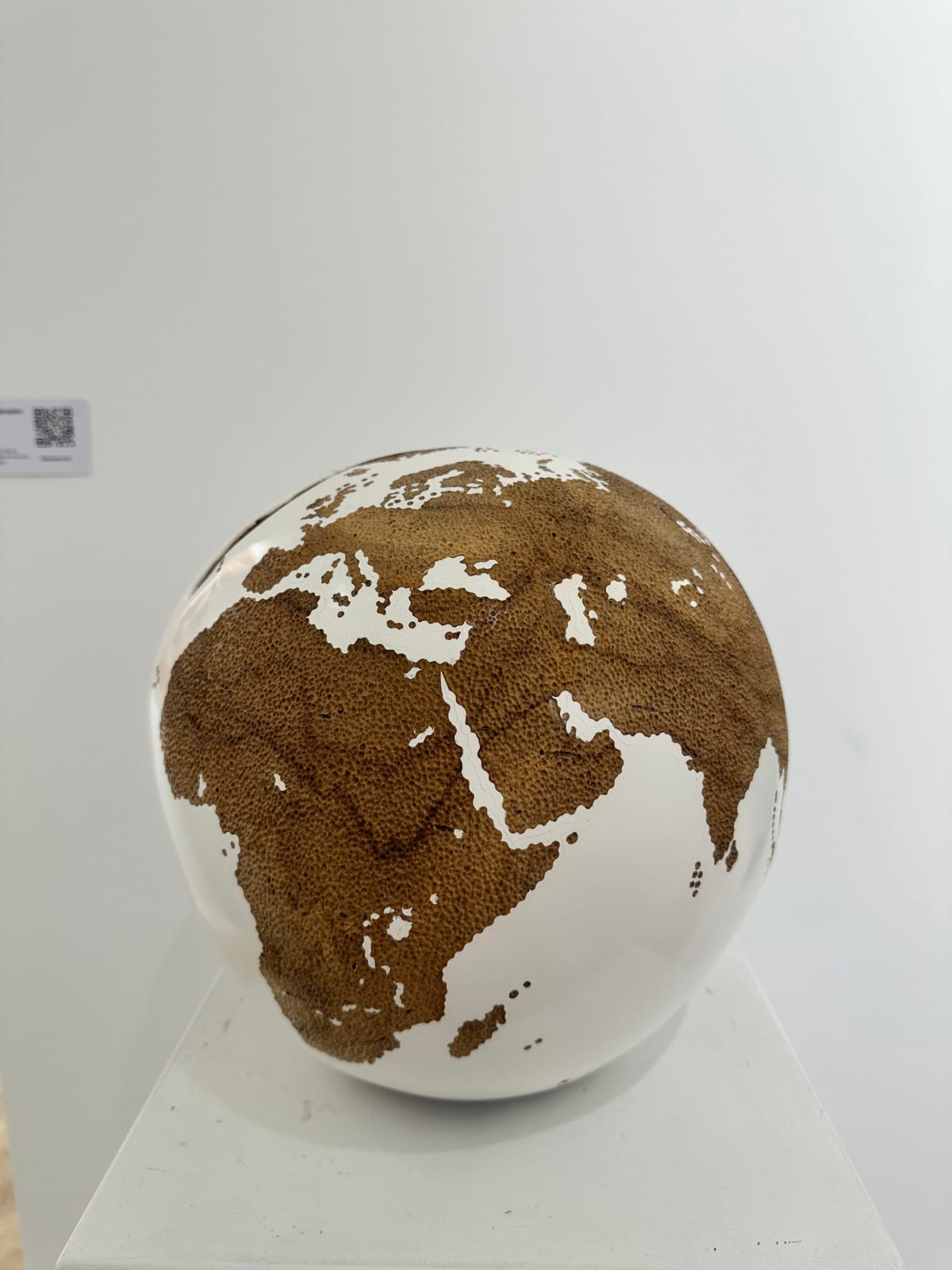 Bruno Helgen, Globe